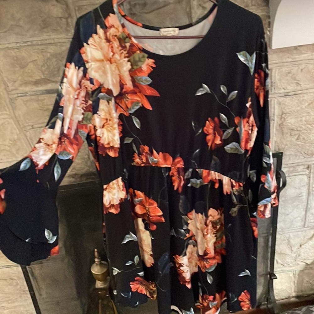 Womens stretchy floaral dress 3x